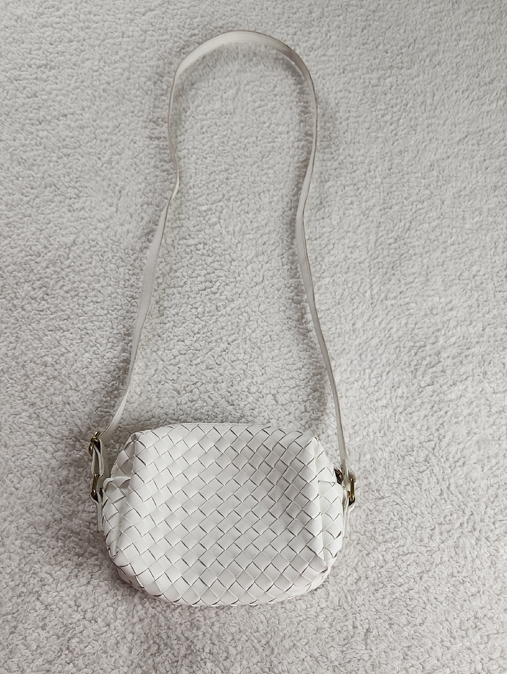 American Eagle White Woven Crossbody Bag.